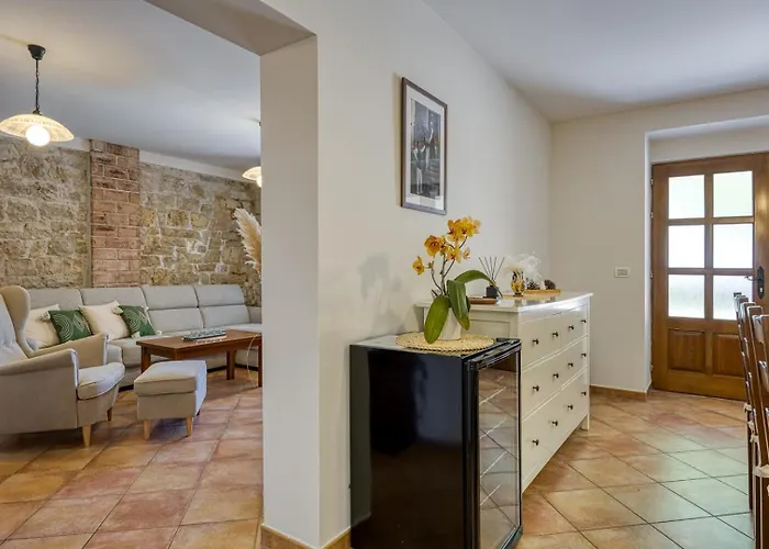 Ladonja With Private Pool And Sauna Vila