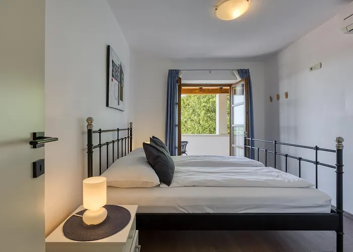 Ladonja With Private Pool And Sauna Vila