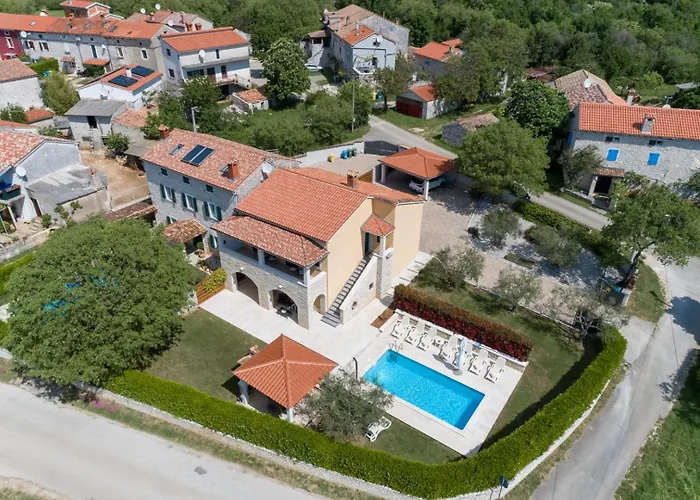 Vila Ladonja With Private Pool And Sauna Marasi
