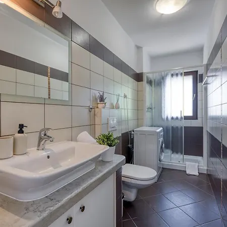 빌라 Ladonja With Private Pool And Sauna