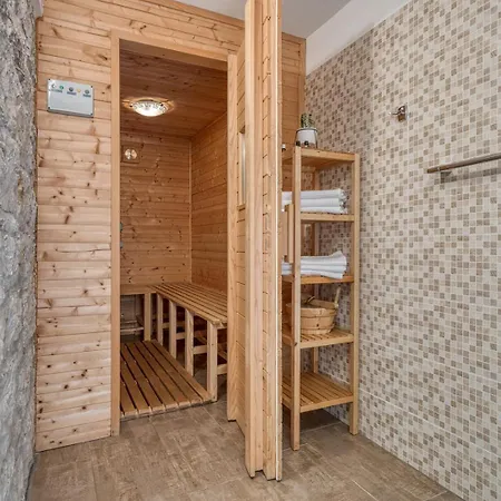 빌라 Ladonja With Private Pool And Sauna