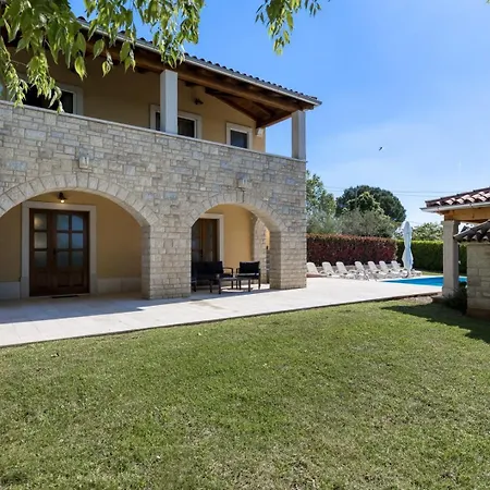 빌라 Ladonja With Private Pool And Sauna Marasi