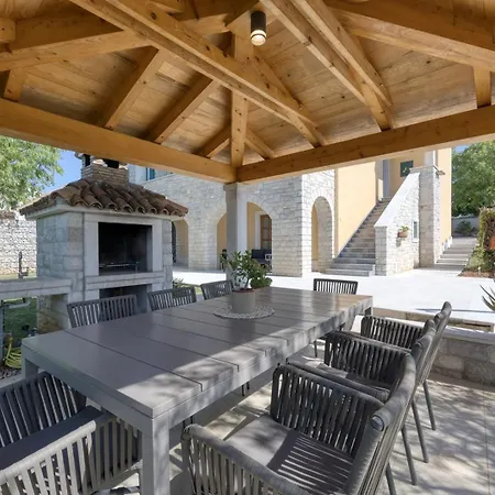Ladonja With Private Pool And Sauna * Marasi