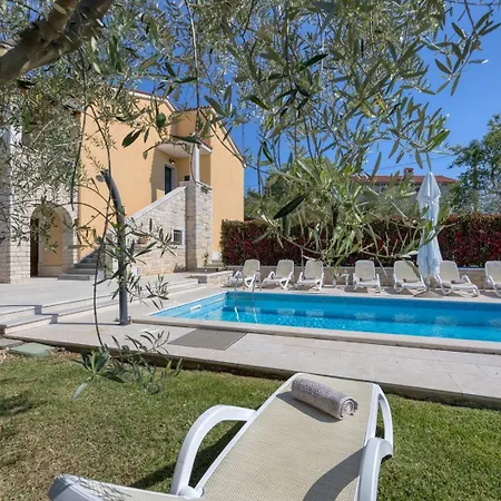 Villa Ladonja With Private Pool And Sauna