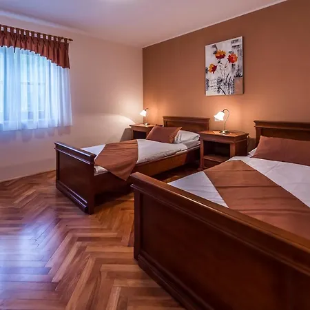 Ladonja With Private Pool And Sauna Marasi