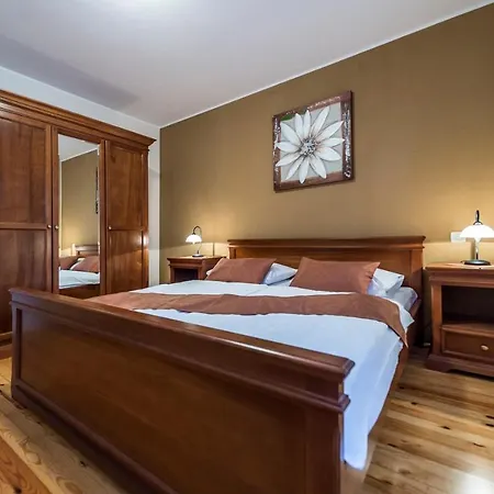 Ladonja With Private Pool And Sauna Marasi