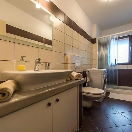 Ladonja With Private Pool And Sauna